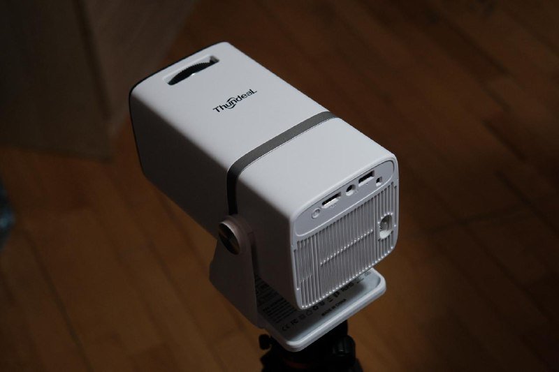Проектор Thundeal TD80W FullHD 1080p Android 13 WiFi Bluetooth 6