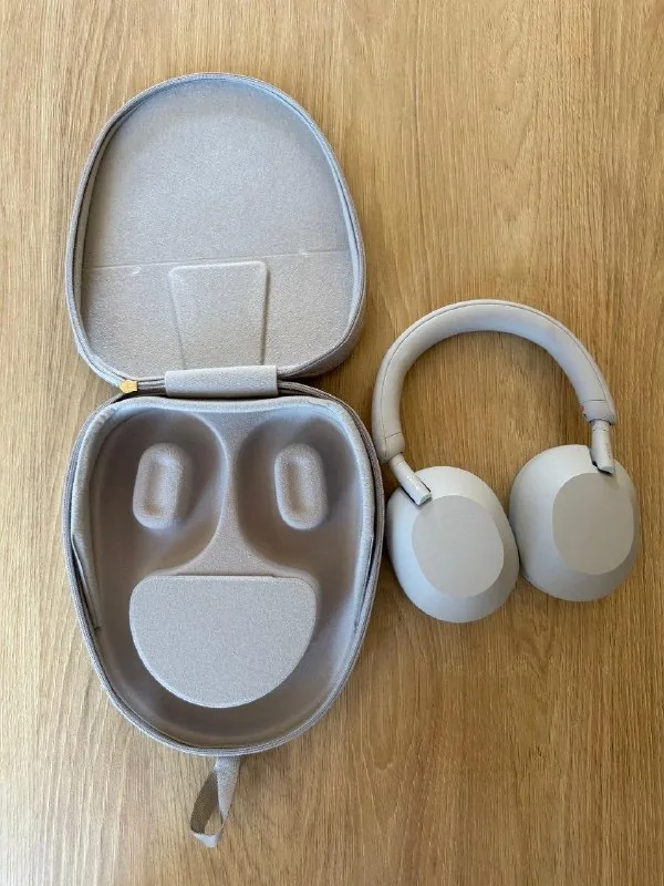 Sony WH-1000XM5 Silver беспроводные наушники 1