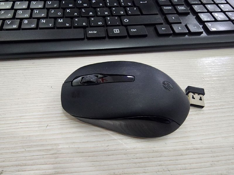 Беспроводная клавиатура HP с мышкой 4