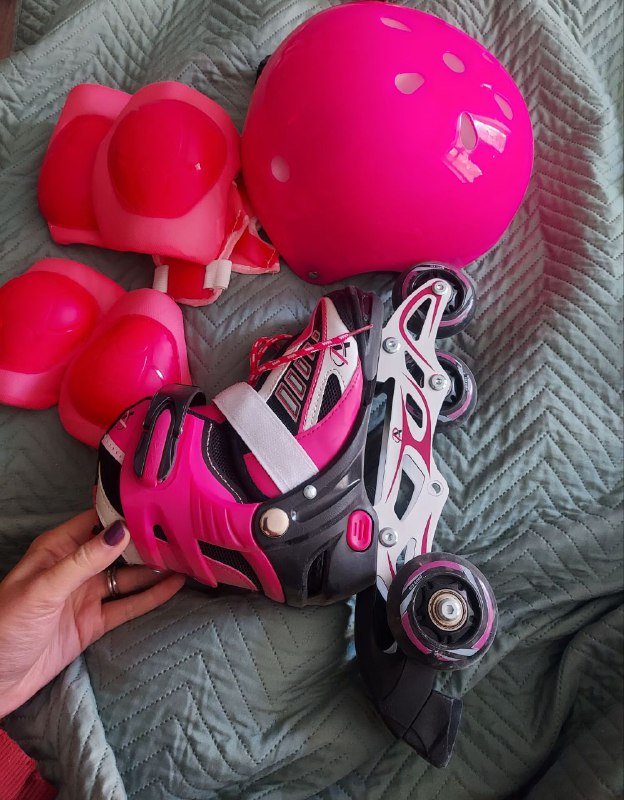 Ролики розовые с шлемом, наколенниками и наручниками размер 30-34 2