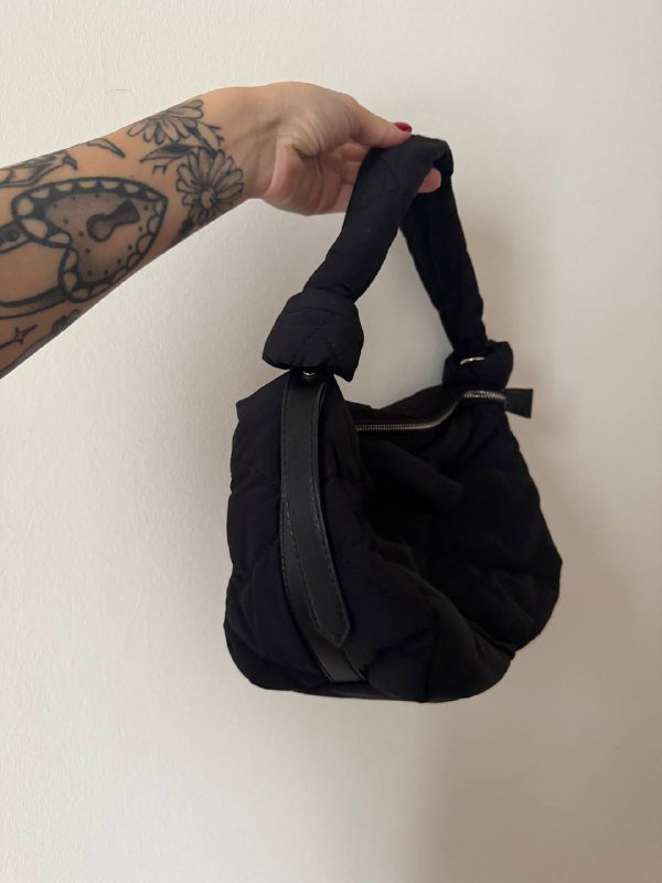 Куртка, пиджак H&M, замшевый тренч Zara, кроссовки Adidas, сумочки Zara 6