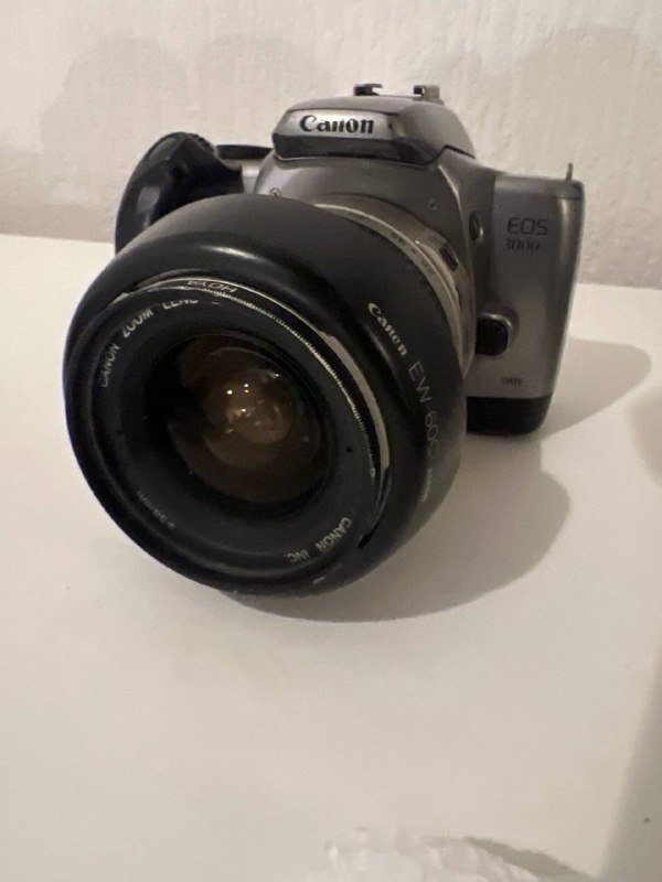 Пленочный фотоаппарат Canon EOS 3000 с объективом 28-90 4/5.6