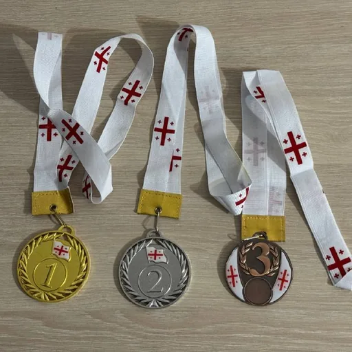 Медали за 1, 2 и 3 место