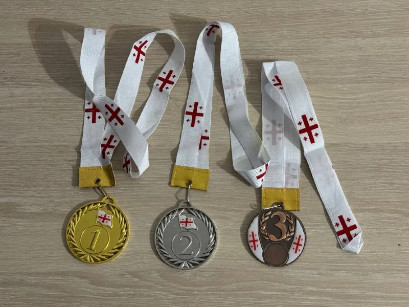 Медали за 1, 2 и 3 место