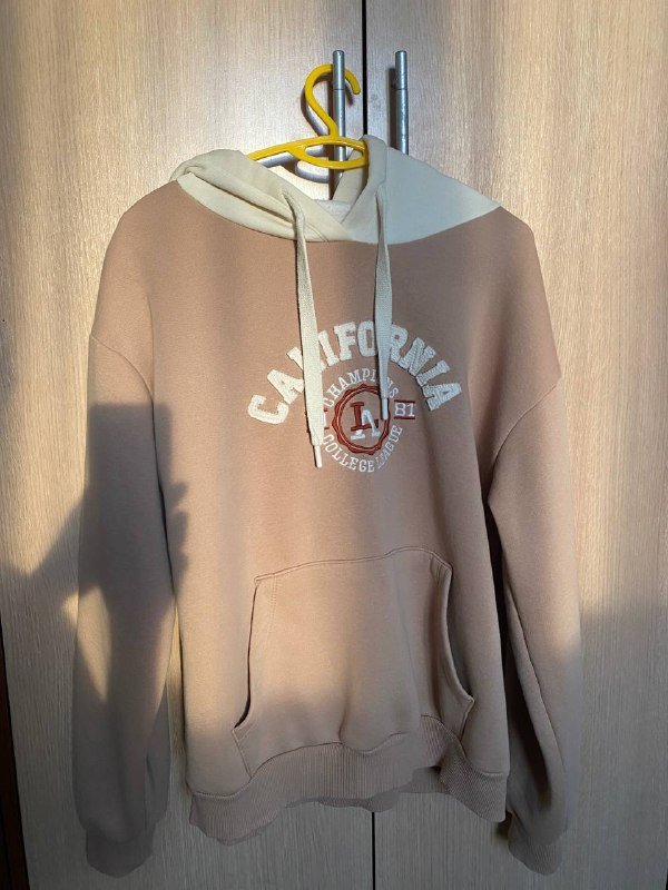 Женский топ, блузка, свитер, худи, джинсовая юбка, джинсы Levi’s 4