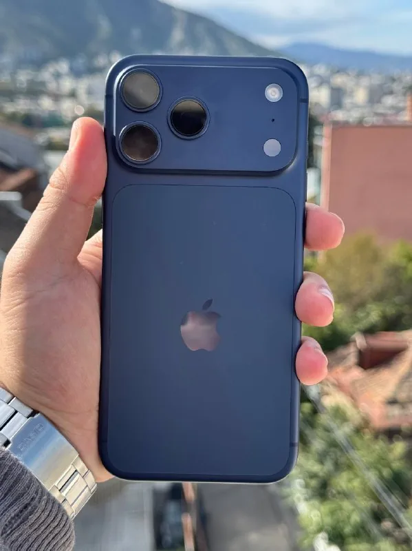 iPhone 17 Pro Max 256GB Deep Blue 1