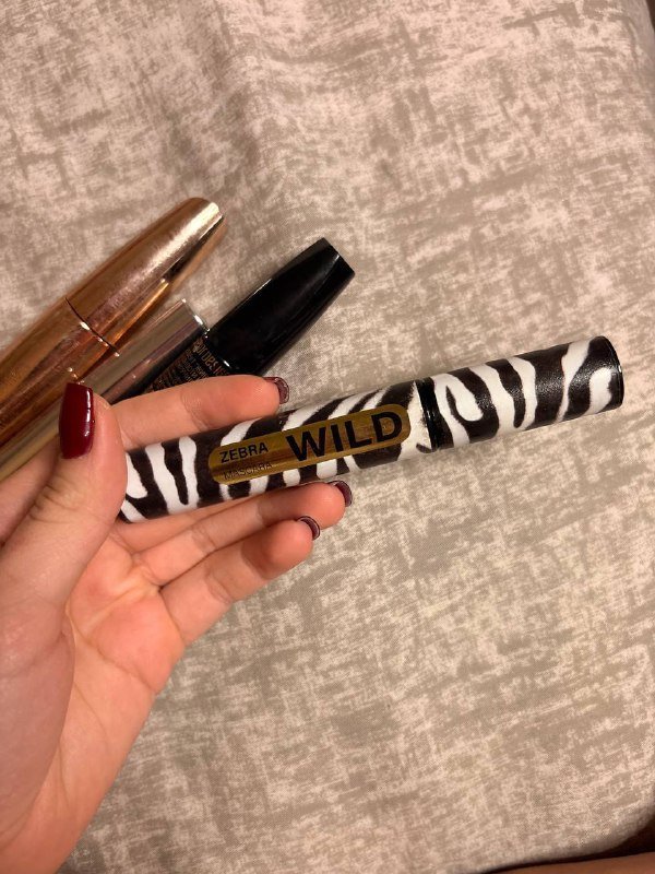 Две туши с подарком третьей