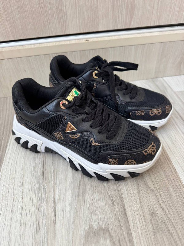 Guess, Zara, Puma кроссовки и шлепанцы 38 размер