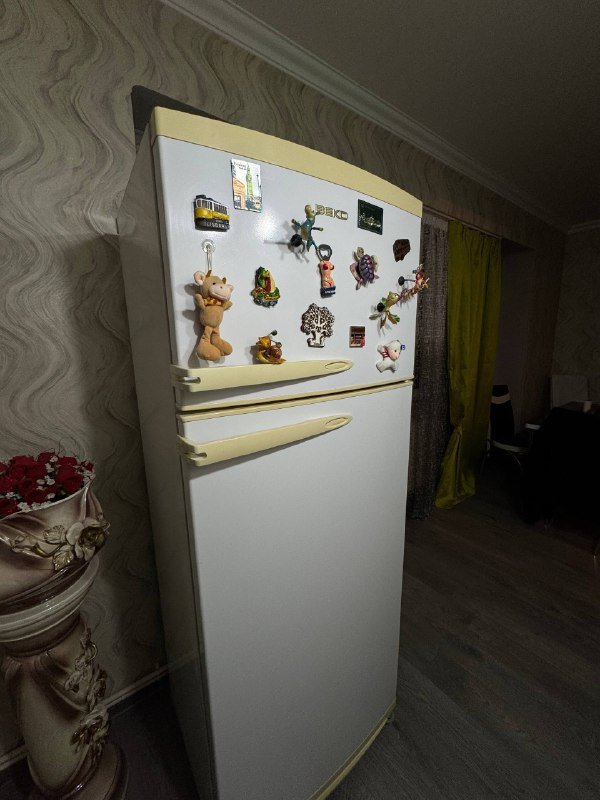 Холодильник 200 л 2