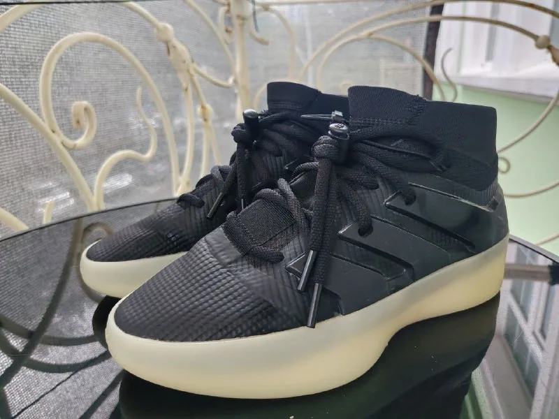 Кроссовки Adidas Fear Of God, размер 42.5 1