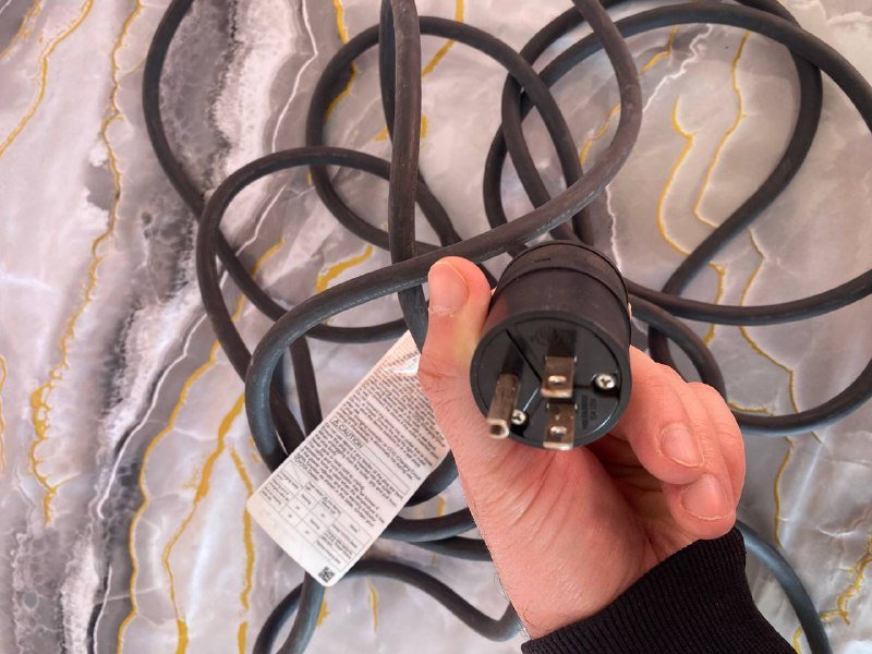 Зарядный кабель для электромобиля