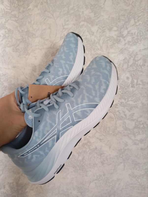 Новые женские кроссовки ASICS, размер 42