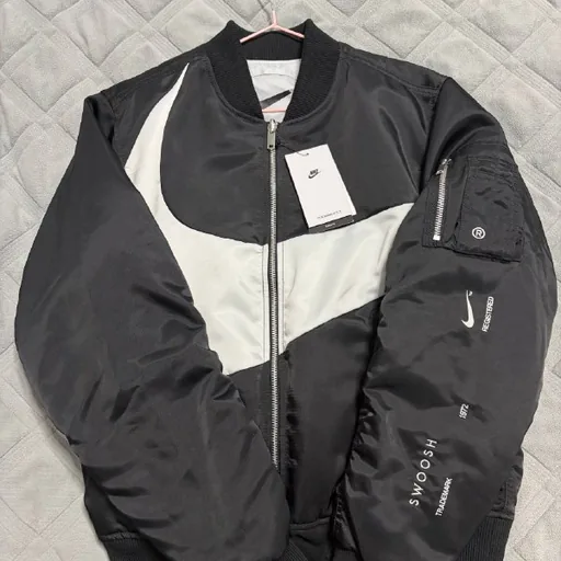 Куртка-бомбер Nike Swoosh двухсторонняя