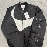 Куртка-бомбер Nike Swoosh двухсторонняя 1