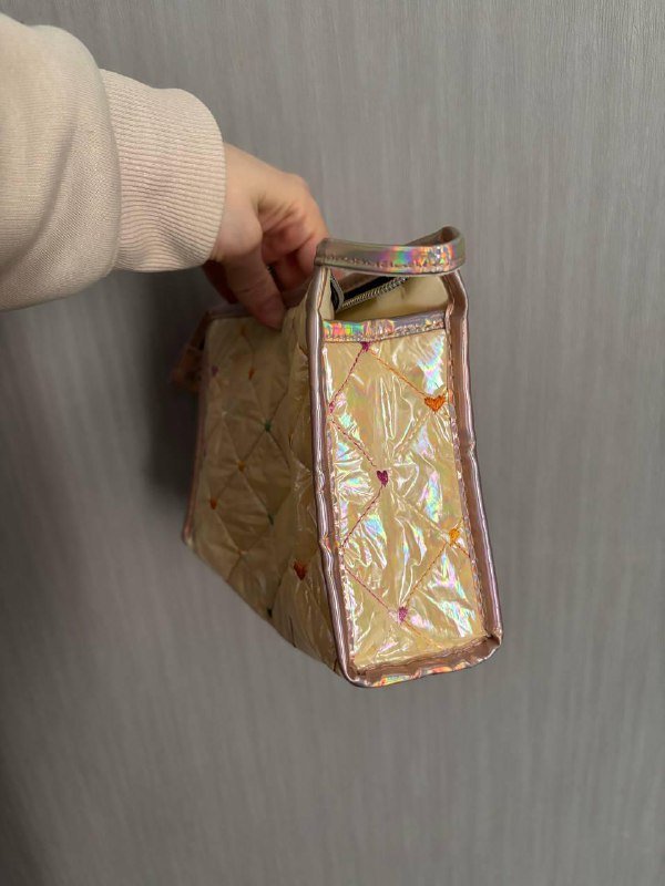 Косметичка блестящая ткань 2