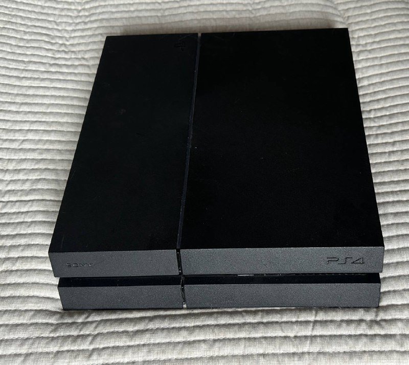 Sony Playstation PS4 с 2 контроллерами и играми 2