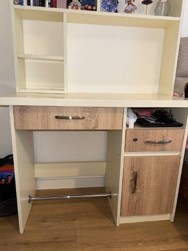 Письменный стол со съемной полкой 3