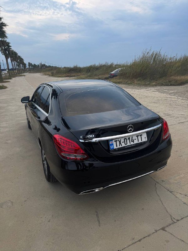 2018 MERCEDES-BENZ C 300 8