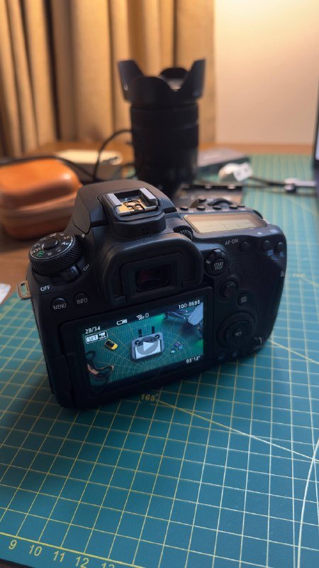 Canon 90D камера с китовым объективом и аксессуарами 2