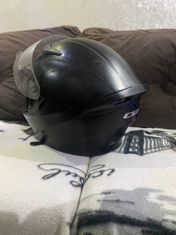 Мотоциклетный шлем черный