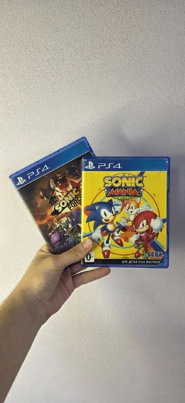 PS4 Slim 1TB, 2 джойстика, 2 игры Sonic 4