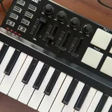 Midi-клавиатура, вольерчик, колонка, AirPods, стилус, клавиатура и мышь, iPhone 6 Plus 3