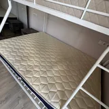 Двухъярусная кровать с матрасами 4