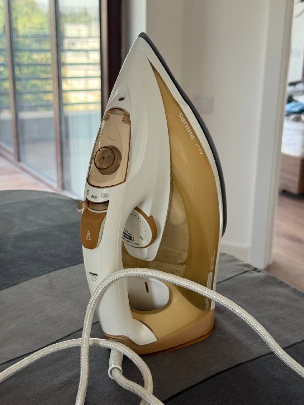 Утюг Philips Azur 2