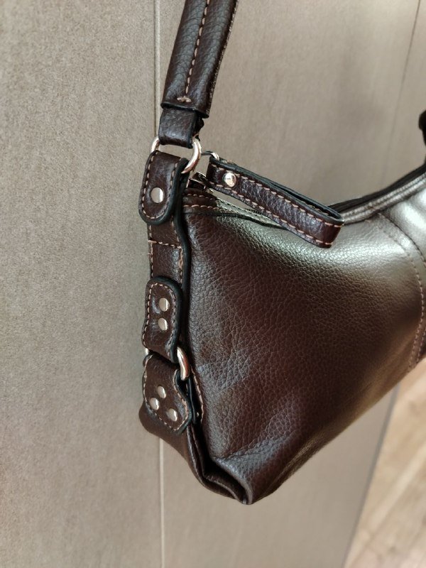 Женская сумка багет из искусственной кожи темно-коричневого цвета 3