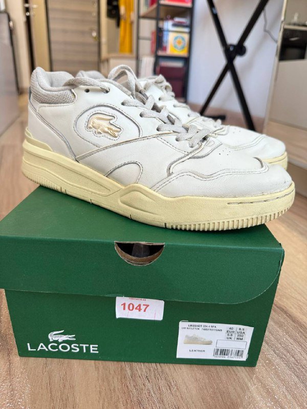 Кроссовки белые, джинсы женские, шапка-ушанка, жакет женский, сапоги зимние, кроссовки беговые 4