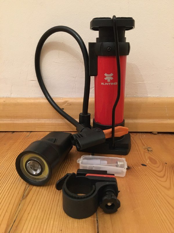 Маркер хайлайтер, глобус, камера наблюдения, ножницы садовые, пассатижи, резиновый молоток, мультитул велосипедный, изолента, ключи и биты, свечи, скакалка, насос и фонарь для велосипеда, коврик джутовый 2