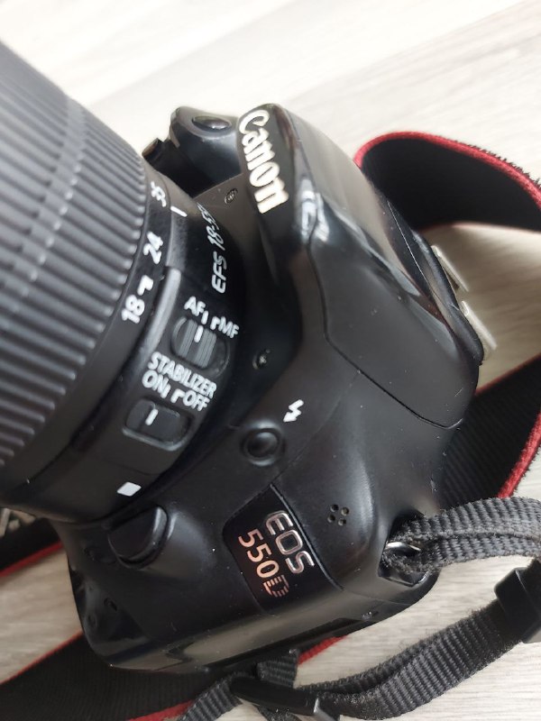 Фотоаппарат Canon 550D и объектив Canon 18-55 mm 2