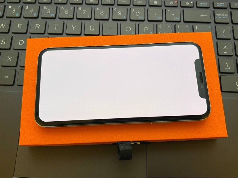 iPhone X 64 ГБ белый 7