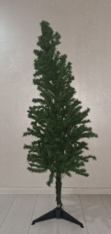 Искусственная ёлка высотой 1.5 м