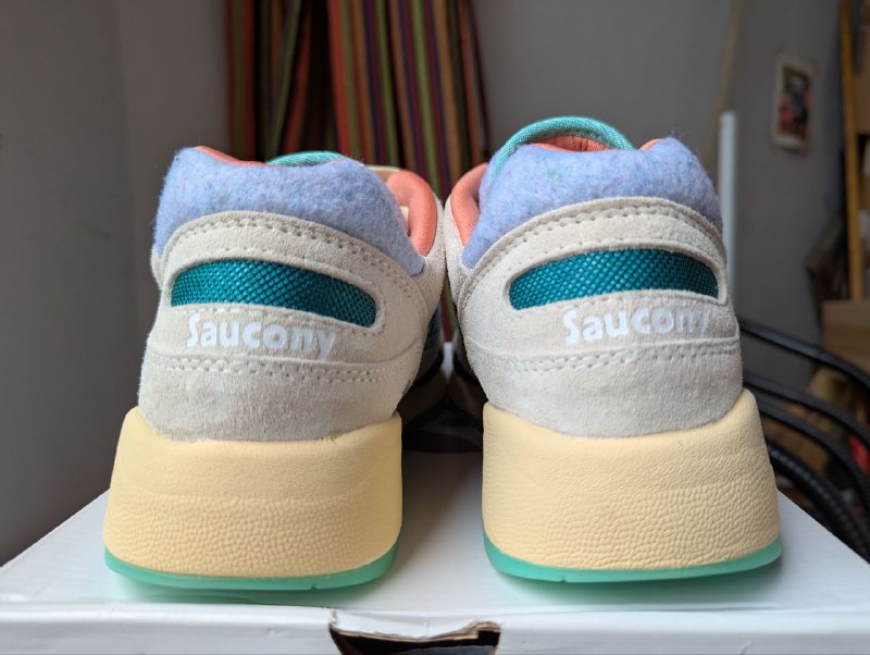Кроссовки Saucony Shadow 6000 4