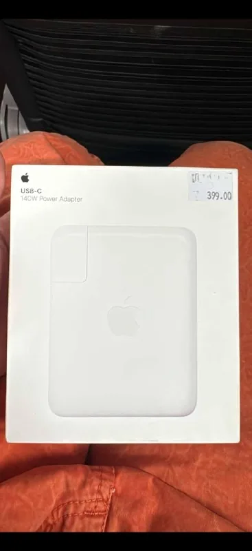 Apple MacBook Power Adapter
