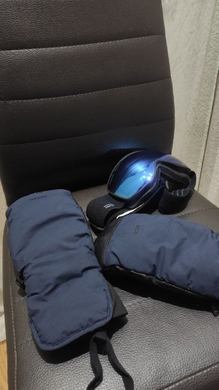 Платье Massimo dutti, кожаная куртка Zara, платье Love republic, шорты radder, кофта lacome, сумка guess, повязка valdisere, горнолыжные очки и варежки Wedze 7