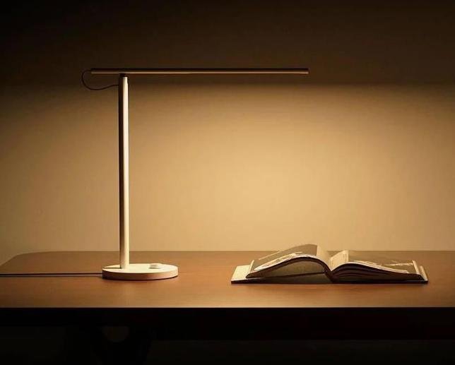 Настольная лампа Xiaomi Mi Smart LED Desk Lamp 1S