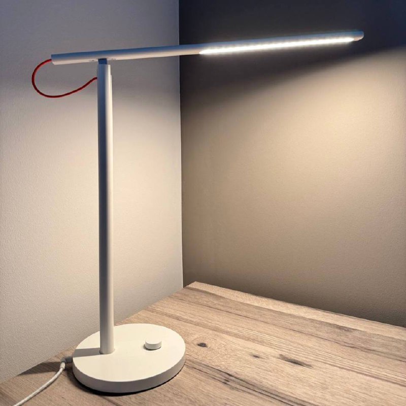 Умная настольная лампа Xiaomi Mi LED Desk Lamp 1S