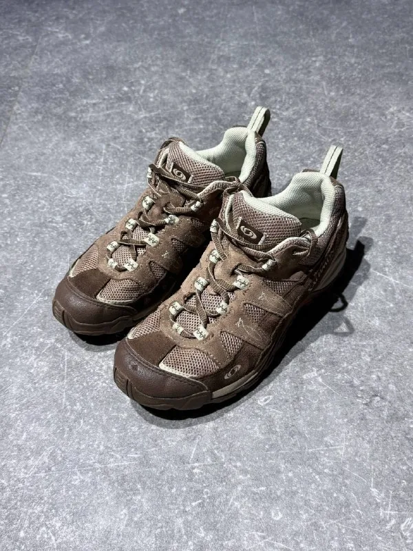 Salomon vintage hiking shoes 1