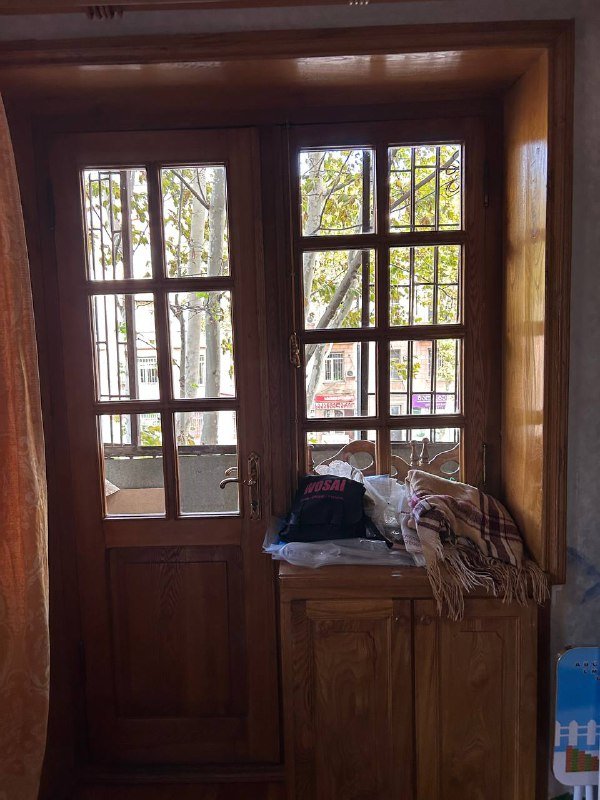 Деревянные окна с ручками-шпингалетами 4