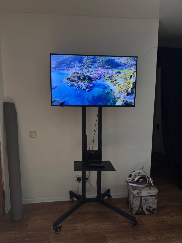 Телевизор и растввака