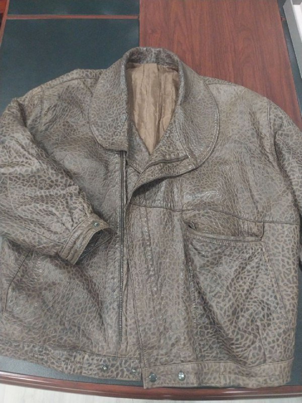Мужская кожаная куртка размер L