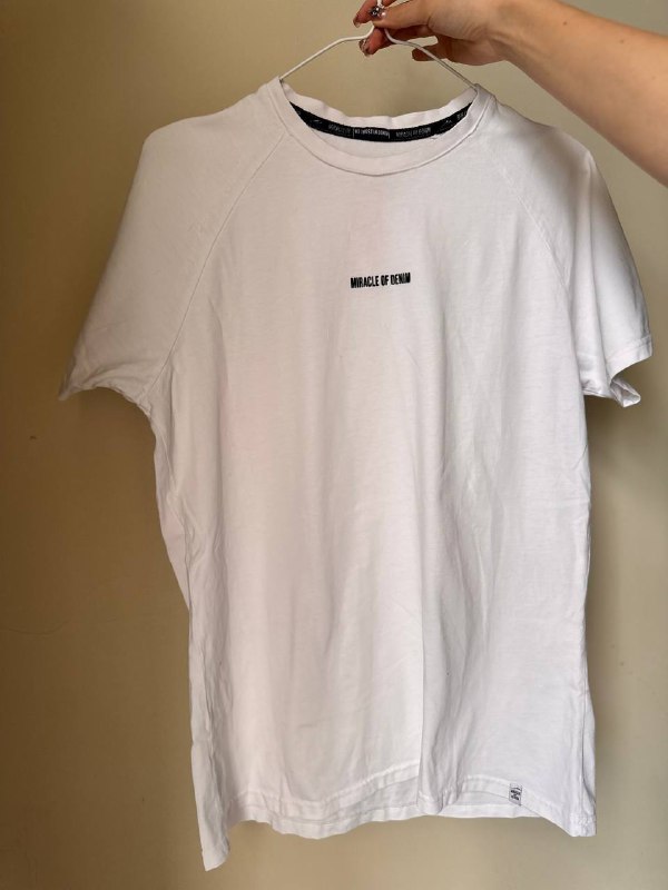Футболки DKNY, Levi’s, GAP, Tommy Hilfiger, Upcycling, BRATZ, Miracle of Denim, Karl Kani 7