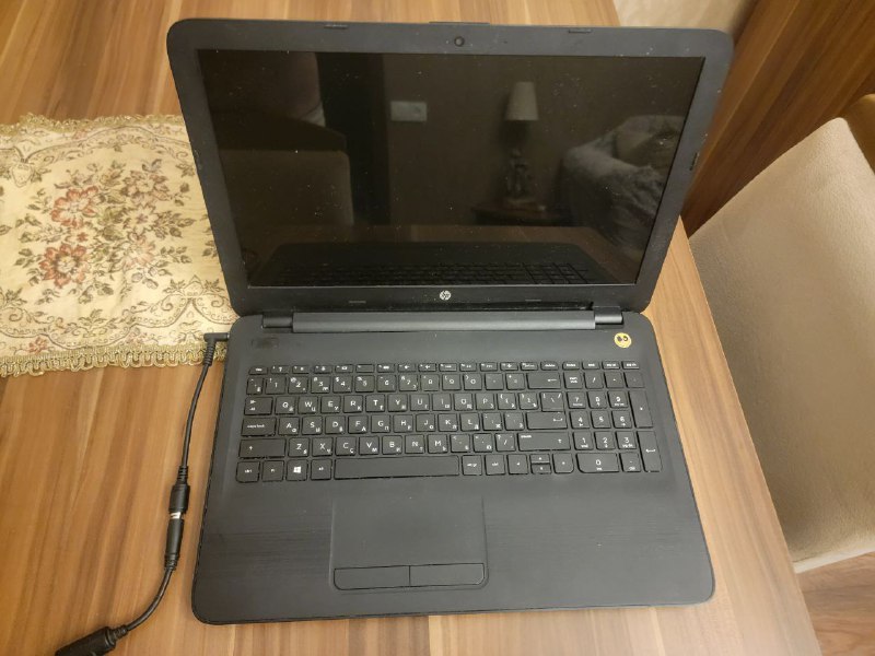 Ноутбук HP 15ay057ur, i5, 4GB RAM, 120GB SSD