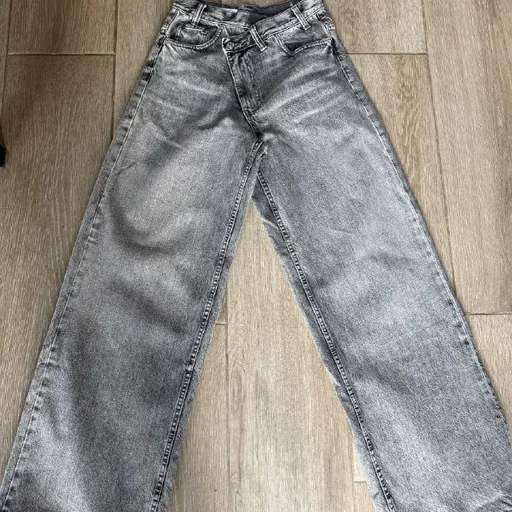 Zara jeans
