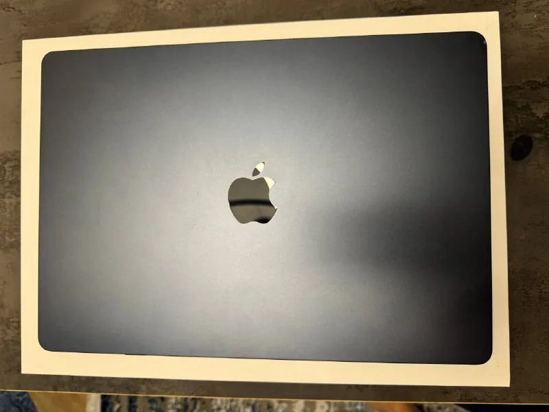 Apple MacBook Air 15.3 M4 1
