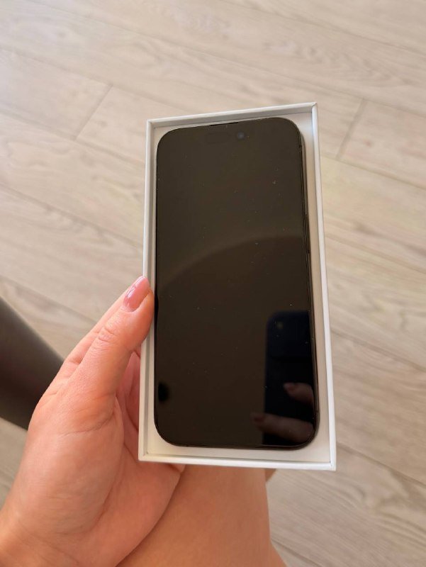 iPhone 15 Pro 128GB, PlayStation 3 с джойстиками, робот-пылесос REDMOND RV-R560 3