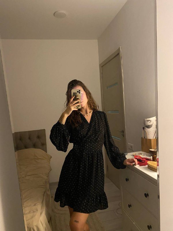 платье lichi, спортивки, топ Zara, свитер, платье lime