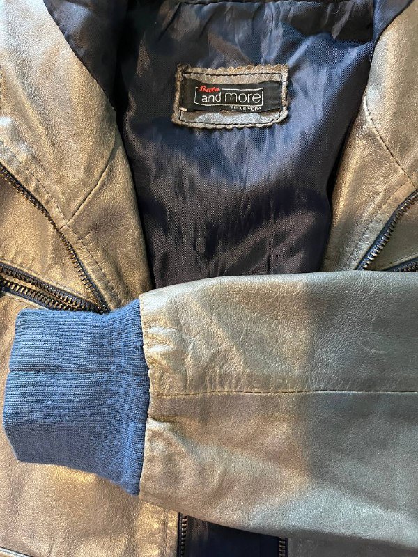 Кожаная куртка Bata размер 42 2